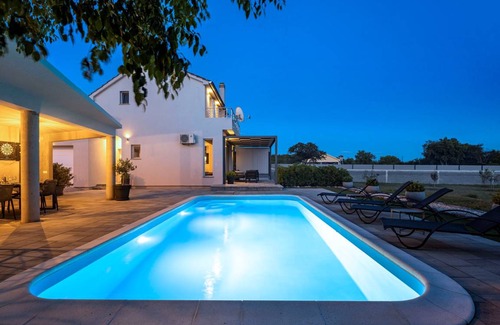 Drnis Villa | 127 m² Villa ∙ 3 bedrooms ∙ 6 guests