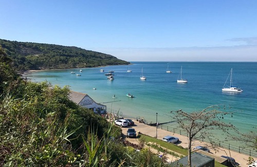 Totland Bay Cottage | 130 m² Cottage ∙ 3 bedrooms ∙ 6 guests