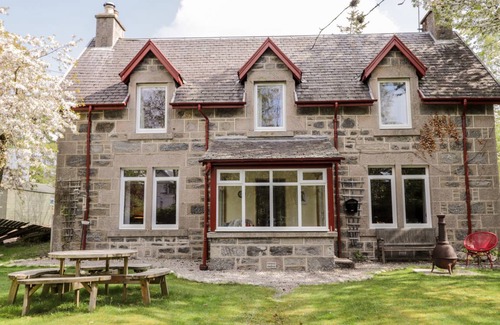 Newtonmore Cottage | 130 m² Cottage ∙ 3 bedrooms ∙ 6 guests