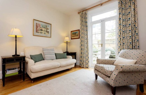 Avonmore and Brook Green House | 130 m² House ∙ 3 bedrooms ∙ 5 guests