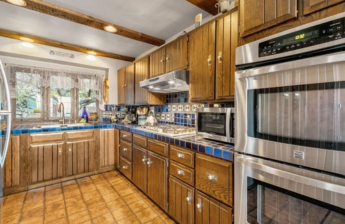 Avalon House | 130MT: 4BD Spectacular Views Ocean/Harbor, Golf Cart, Fireplace, Deck