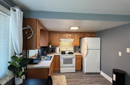 District Heights Bed & Breakfast | 14 miles to Nat’l Mall - District Heights Retreat