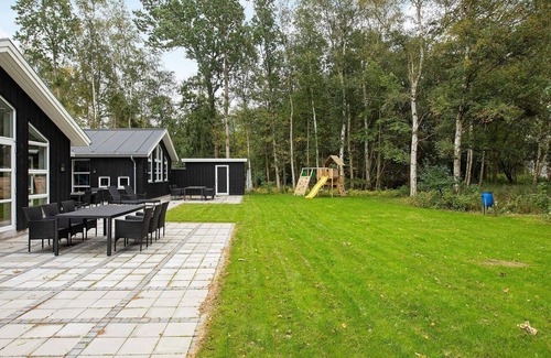 Strøby Ladeplads House | 14 person holiday home in Strøby