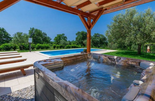 Vosteni House | 140 m² House ∙ 4 bedrooms ∙ 8 guests