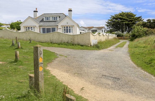 Hope-Cove Cottage | 145 m² Cottage ∙ 4 bedrooms ∙ 7 guests