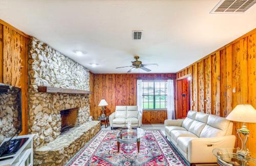 Ocala House | 15 Mi to World Equestrian Center Home with Yard!