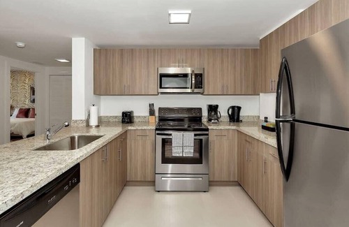 Coral Way House | 15- Minute Beach Escape | Roami at Grove 27