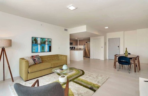 Coral Way House | 15- Minute Beach Escape | Roami at Grove 27