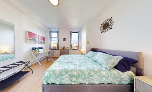 Hoboken Apartment | 15 Minutes to NYC - Garden Street Retreat