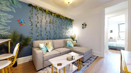Hoboken Apartment | 15 Minutes to NYC - Garden Street Retreat