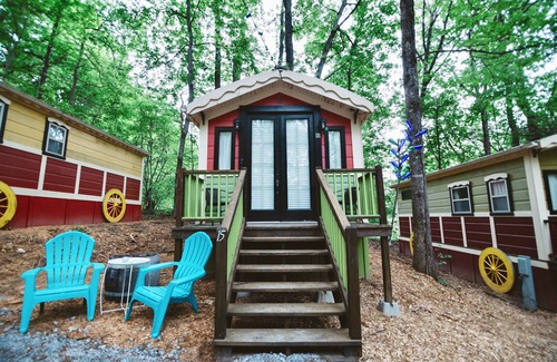 Sevierville House | #15 Queenie - Gypsy Cottage