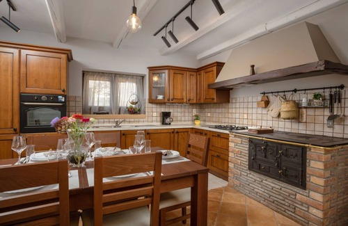 Cepljani House | 150 m² House ∙ 1 bedroom ∙ 7 guests