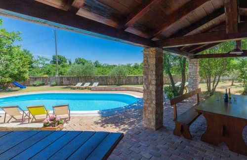 Rakalj Villa | 150 m² Villa ∙ 4 bedrooms ∙ 8 guests