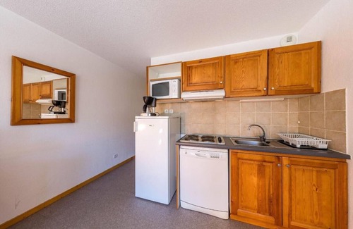 Saint-Etienne-en-Devoluy Apartment | 150m from resort center, tv, ski locker, 31m², Superdévoluy
