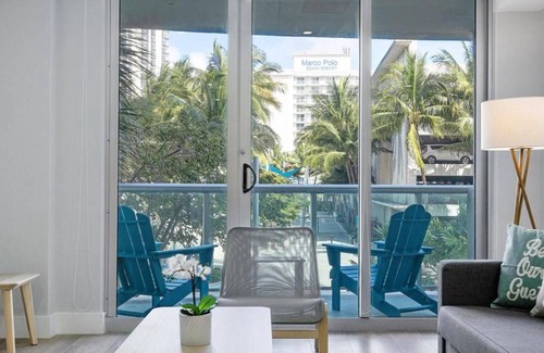 Sunny Isles Beach Condo | 153 m² Condo ∙ 3 bedrooms ∙ 6 guests