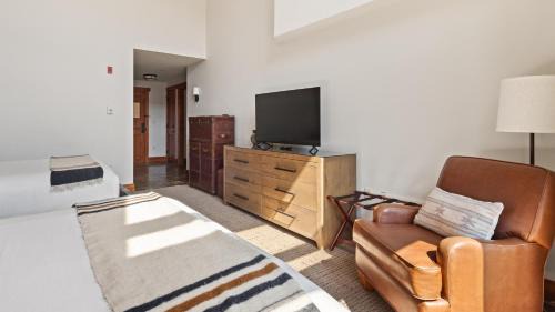 Stowe Area Resort | 1535A Guest Room STARR By Stowe Mountain Rentals