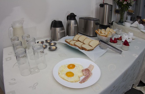 La Carolina Apartment | 16 fully furnished comfortable rooms in the best area north of Quito.