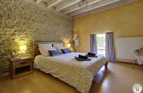 Ceyzeriat House | 168 m² Gîte ∙ 5 bedrooms ∙ 12 guests