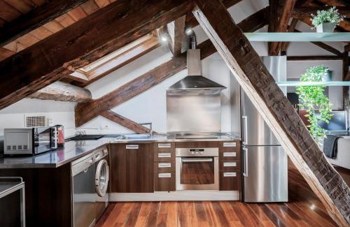 Embajadores Apartment | 16th century Palace