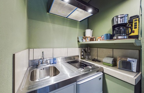 Orick Apartment | 17B Gold Rush Single Room at the Meadow Site