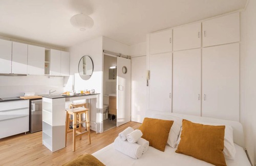 Bourg-l'Eveque Apartment | 18 m² Apartment ∙ 2 guests