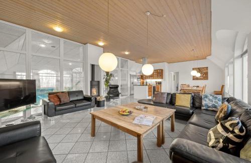 Øby House | 18-Person Pool House In Husby, Close To The North Sea