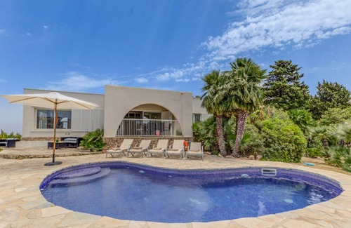 Cala Carbo Villa | 180 m² Villa ∙ 3 bedrooms ∙ 6 guests