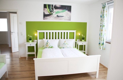 Hayingen Apartment | 180 m² Apartment ∙ 5 bedrooms ∙ 17 guests