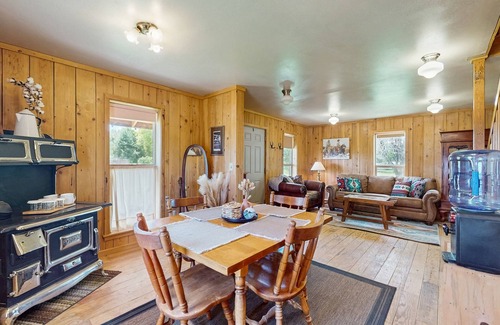 Crooked River Ranch House | 1800's Bunk House on Long Hollow Ranch, dog friendly w/WiFi, access to trails