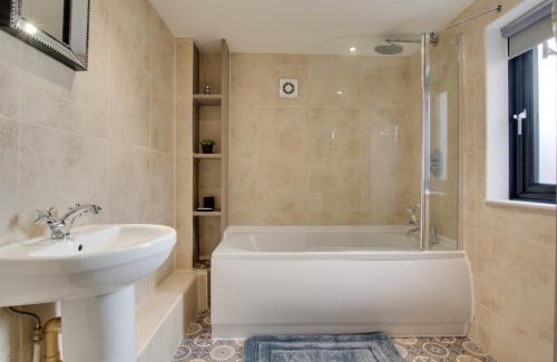 Runham House | 1880's Barn Conversion - Sleeps 4 & Pet Friendly