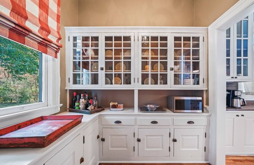 Aberdeen House | 1909 Restored Victorian in the heart of Aberdeen - Available for US Open