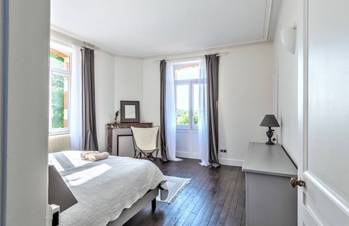 Beaumotte-les-Pin House | 19th century mansion with pool and park