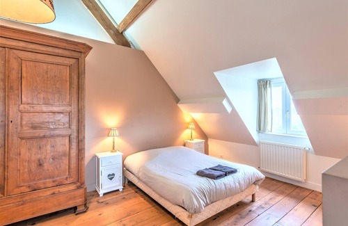 Beaumotte-les-Pin House | 19th century mansion with pool and park