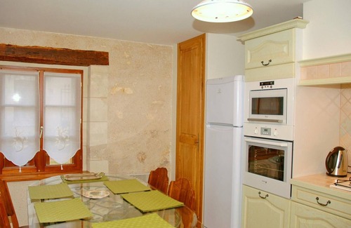 Cangey Cottage | 19th Century Wine House, Loire Valley, parking, smoke-free cottage