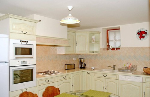 Cangey Cottage | 19th Century Wine House, Loire Valley, parking, smoke-free cottage