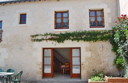 Cangey Cottage | 19th Century Wine House, Loire Valley, parking, smoke-free cottage