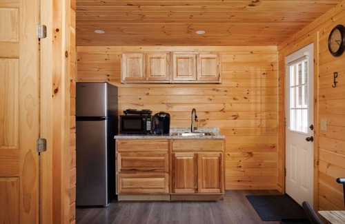 Bethlehem Ski Chalet | 1Bedroom Log Cabin Lodge