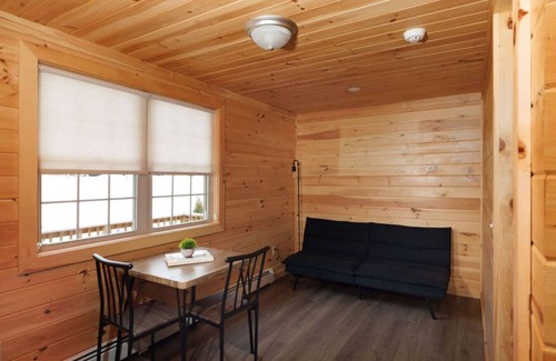 Bethlehem Ski Chalet | 1Bedroom Log Cabin Lodge