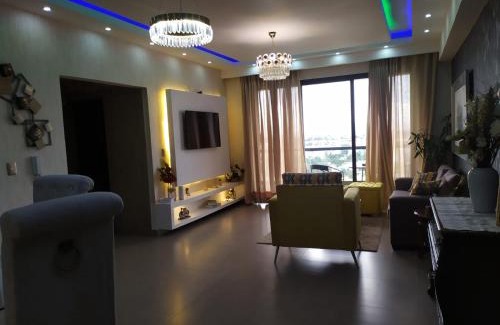 Santo Domingo House | 1br Luxury Condo Jacuzzi, gym Mountains with parking lot