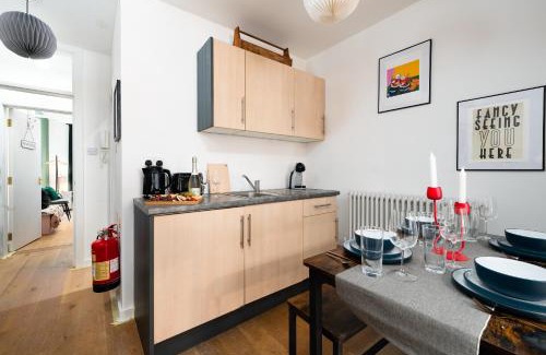 Spitalfields Apartment | 1BR Stylish Flat by HostaraHomes, Near Liverpool Street, Prime London Location, Sleeps up to 4