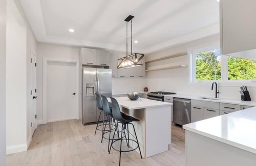 Warwick House | 1HR To NYC LUX Countryside Home 4 Ensuite Bedrooms
