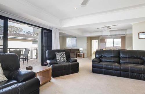 Soldiers Point House | 2 137 Soldiers Point Road luxury unit on the waterfront with aircon and free unlimited WiFi