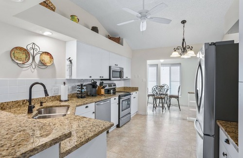 El Cortez Cottage | 2/2 Biscayne Model w/Golfcart
