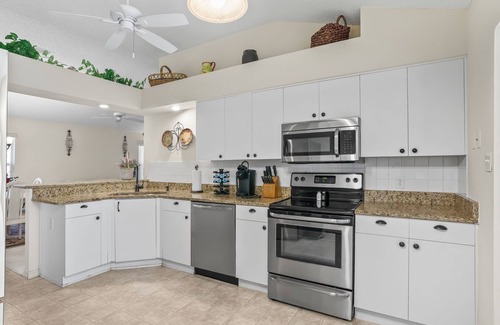 El Cortez Cottage | 2/2 Biscayne Model w/Golfcart