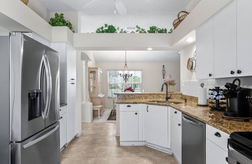 El Cortez Cottage | 2/2 Biscayne Model w/Golfcart