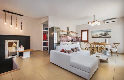 Fira House | 2 bdr House-fira Centre-private Parking-5 Guests