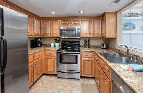 Saint Simons Heights Condo | 2 bed/2.5 bath Quiet Neighborhood Brockinton Marsh