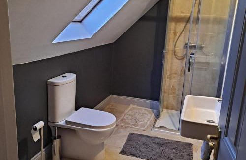 Kildangan Apartment | 2-Bed Apartment Sleeps 6 with Parking