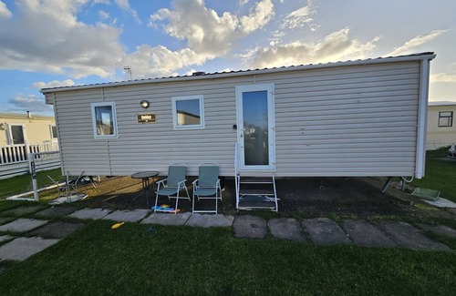 Rhyl Cabin | 2 Bed Caravan Leanne Centeal Heated