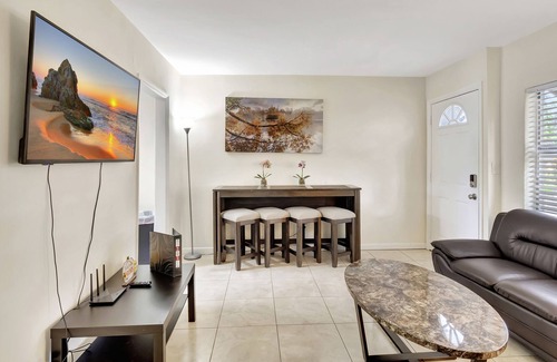 Delray Beach Cottage | 2 bed Cottage in Delray Beach walk to Atlantic, pets welcome, free parking